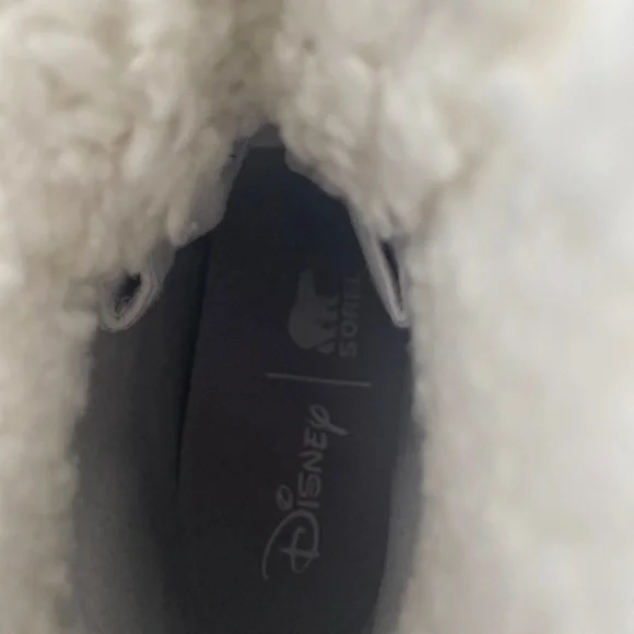Sorel X Disney Joan of Arctic Wedge Boots Frozen ll Size Women’s 6.5 RARE - Picture 16 of 16